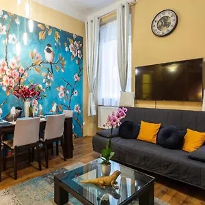 Apartman Cherry Blossom Designer In The Center With Free Parking, Budapest